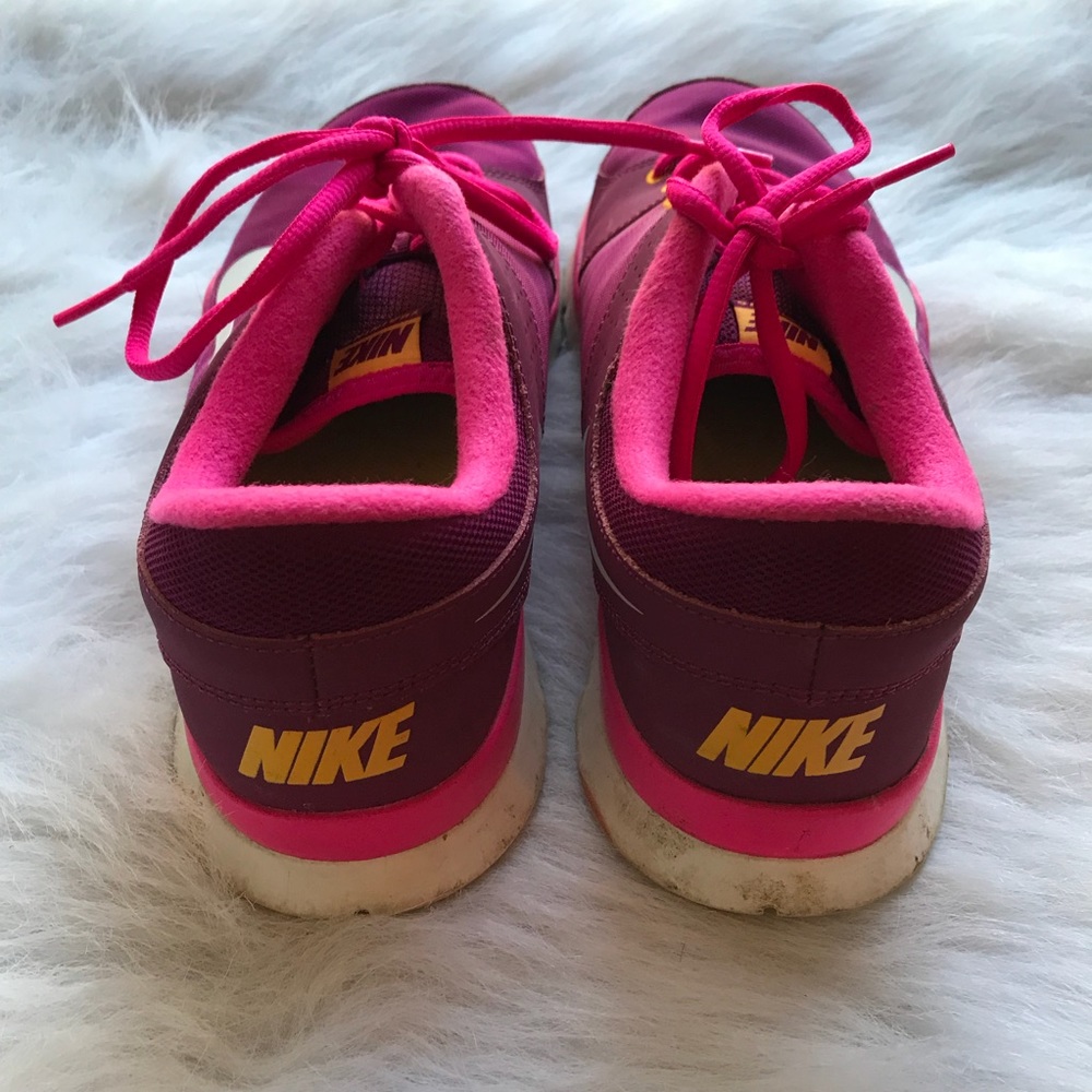 Magenta NIKE shoes - Picture 4 of 6